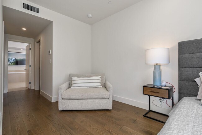 Building Photo - Modern 3 Bedroom, 3 Bathroom Furnished Condo at Makalii in Wailea