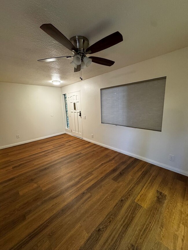 Building Photo - Mission Bay 2 Bed 2 Bath Condo with covere...