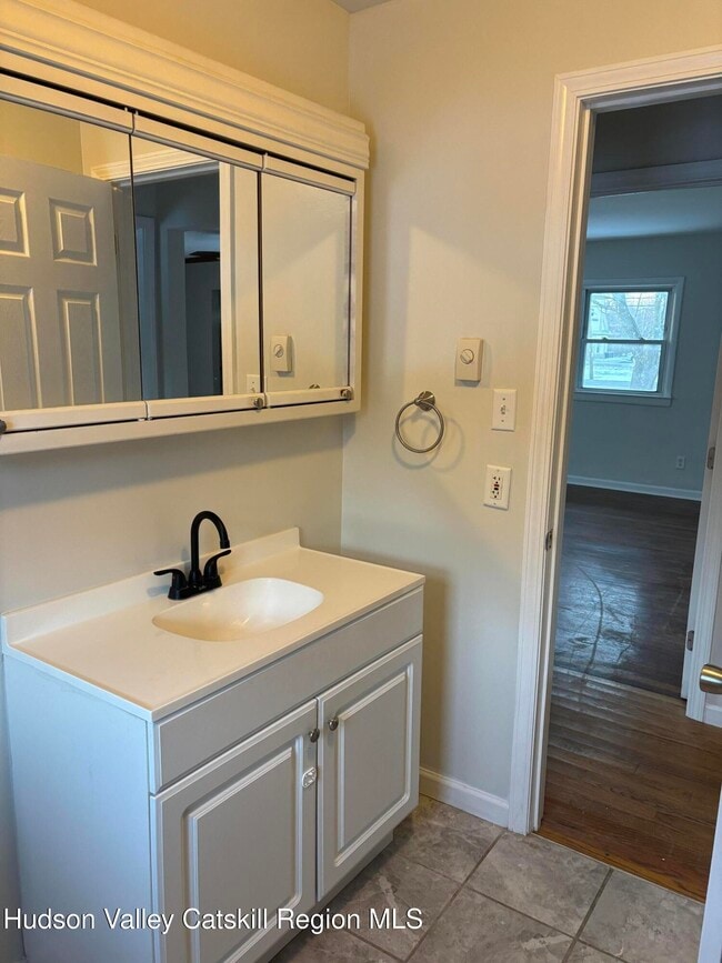 Building Photo - 1982-1984-1984 NY-32