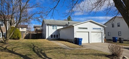 Front - 4527 51st St