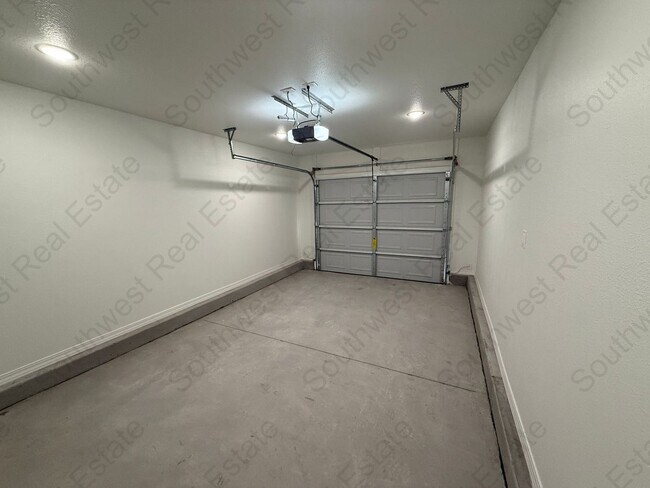 Building Photo - 2117 Bobwhite Ct