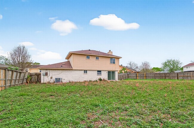 Building Photo - 7523 La Pl Dr