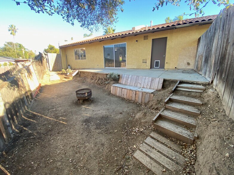 Building Photo - 1028 Sapote Ct