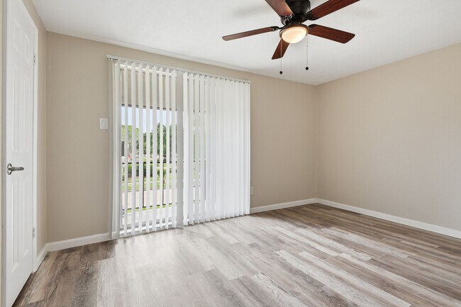 Building Photo - 6703 Krause Dr