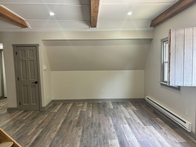 Building Photo - 615 Bean Rd