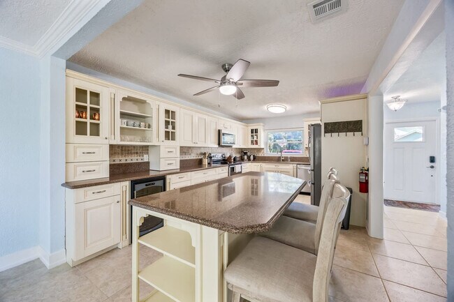 Building Photo - 491 Indian Creek Dr