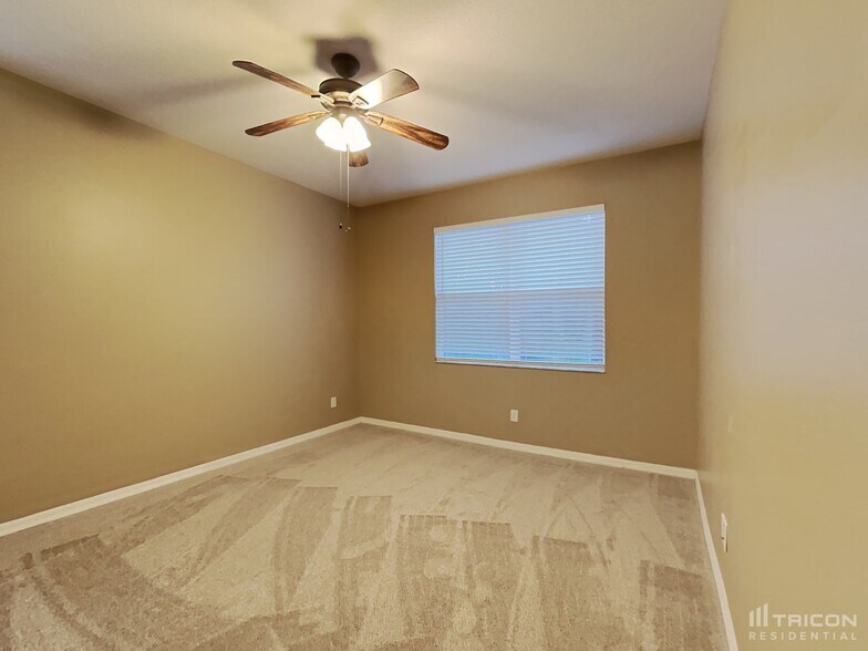 Building Photo - 9723 Riverchase Dr