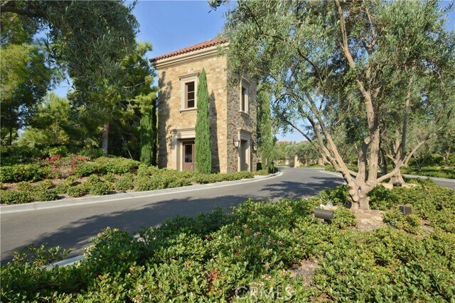 Building Photo - 41 Bianco