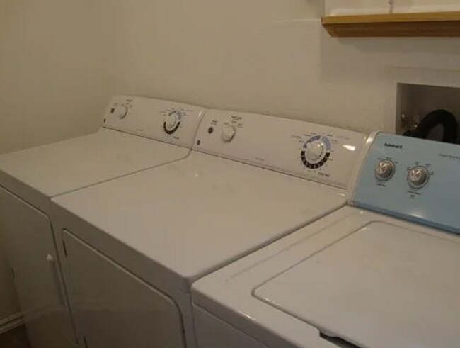 Building Photo - Live With Your Crew – 6 Bed Student Rental Near UNC!