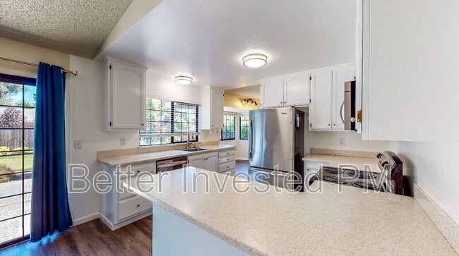 Building Photo - 1500 Peterson Ln