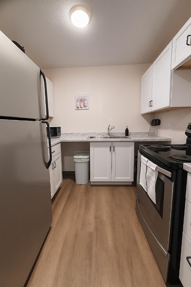 Building Photo - 1895 Ave H NW