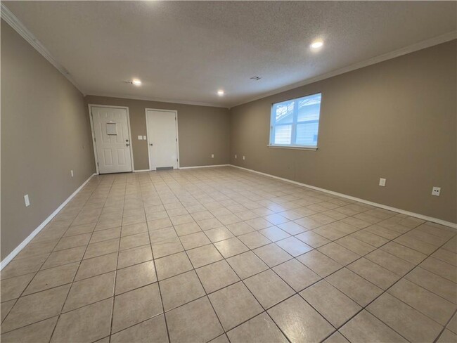 Building Photo - 804 N 30th St