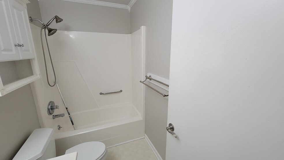 Bathroom - 9111 Cedarwood Drive