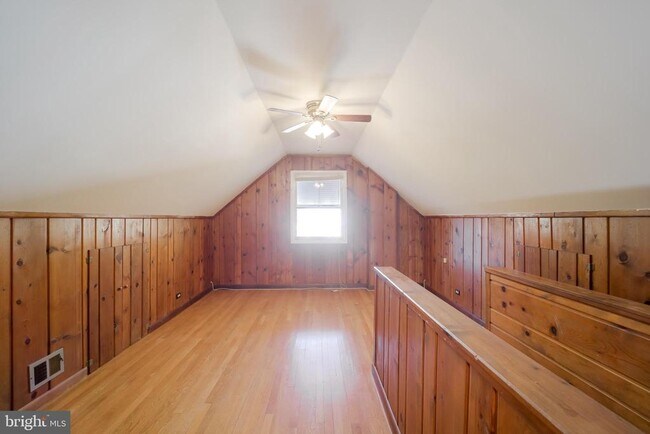 Building Photo - 5917 Rolston Rd