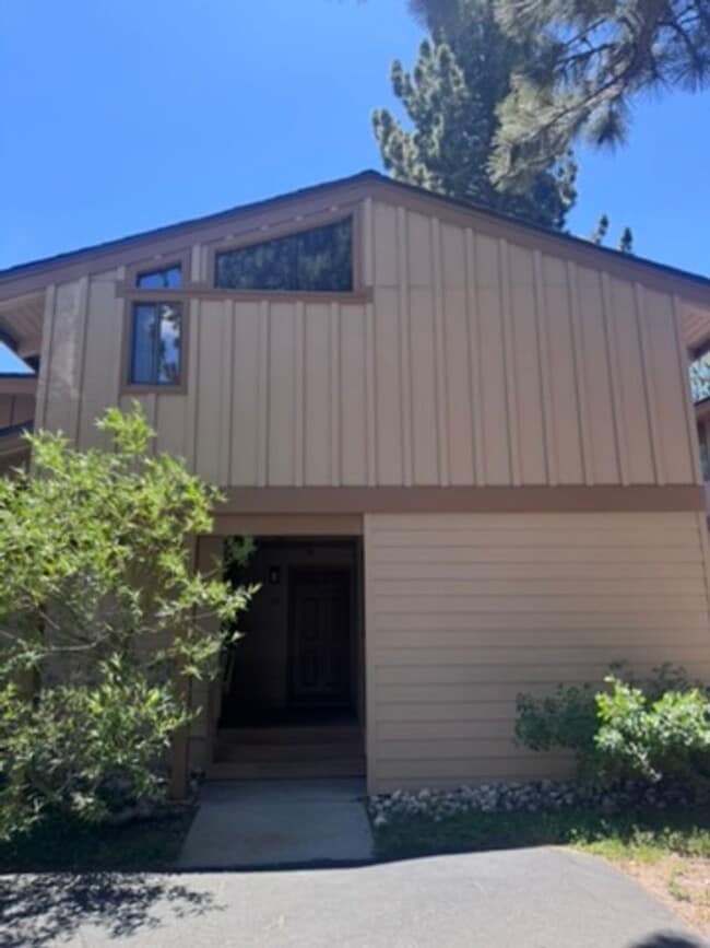 Building Photo - Spacious Furnished 3BD + Den / 3BA Mountain Condo | Pet Friendly | Villa de los Pinos