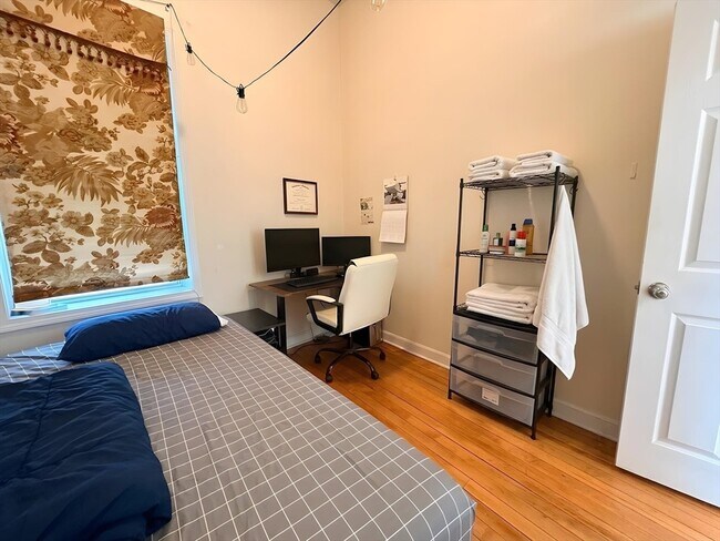 Building Photo - 11 Vancouver St