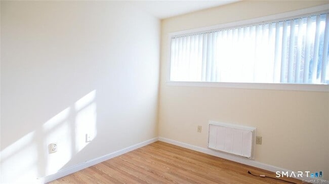 Building Photo - 37 Ferris Ave