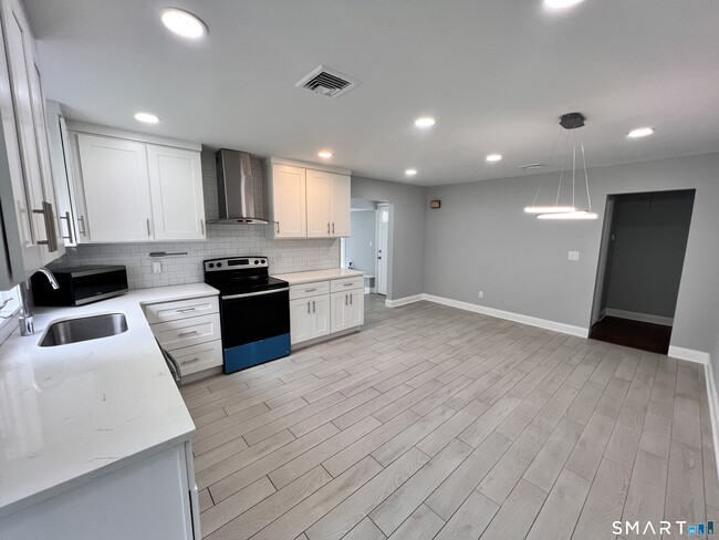 Building Photo - 267 Thunder Hill Dr