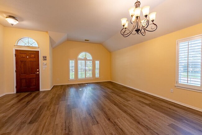 Building Photo - Beautiful 4 bedroom, 2 bathroom home in Round Rock!