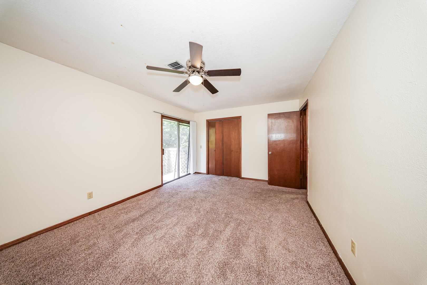 Building Photo - 2614 Martin Ln