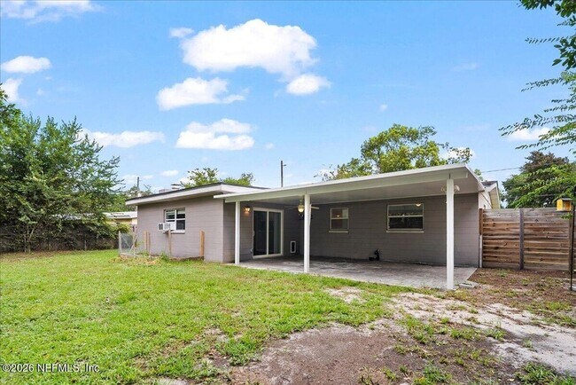 Building Photo - 11634 Marina Dr