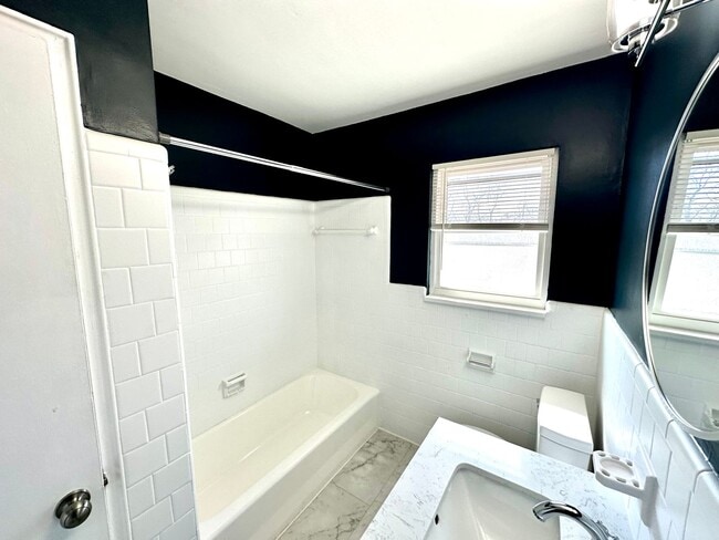 Building Photo - 2722 Riedling Dr