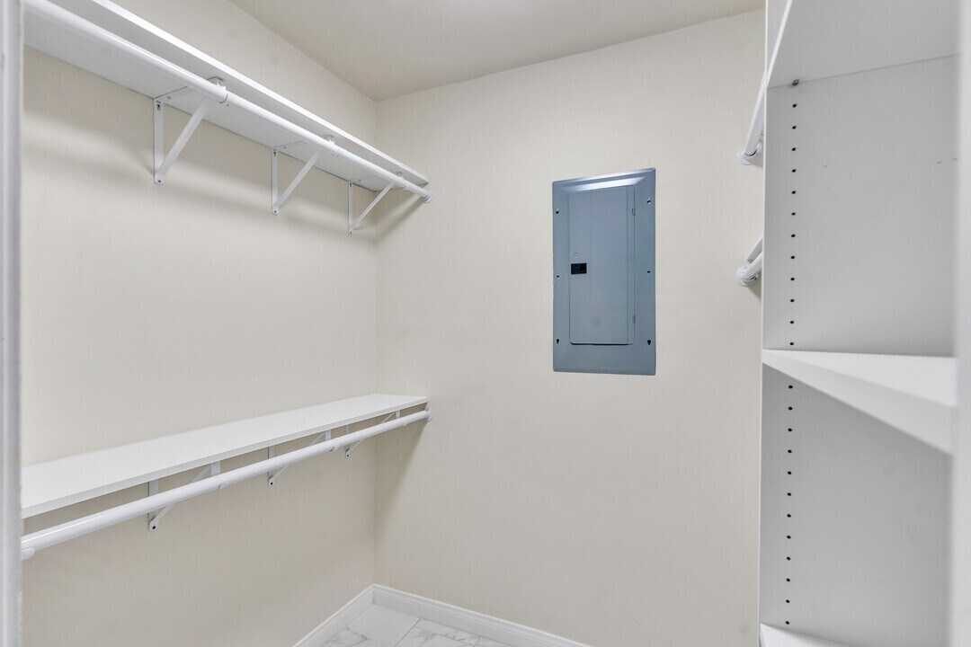 Walk-In Closet - 2600 Torrey Pines Rd