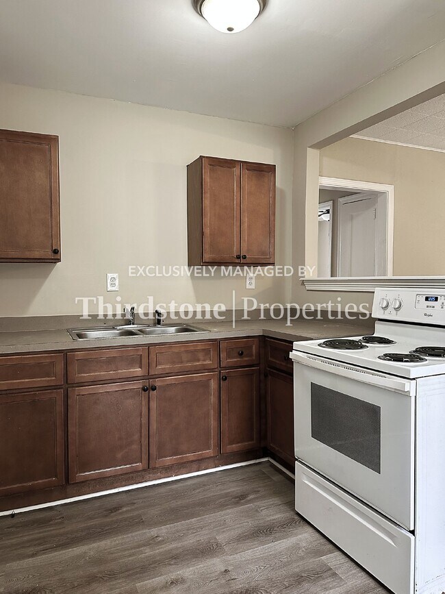 Building Photo - 927 SARANAC ST, JACKSONVILLE, FL 32254