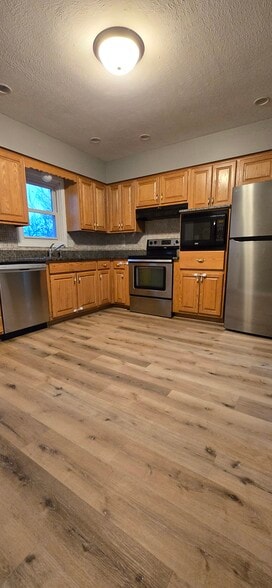 Building Photo - 2636 Wedgewood Rd