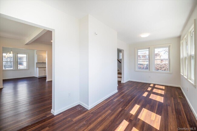 Building Photo - 31 N Lewis Pl