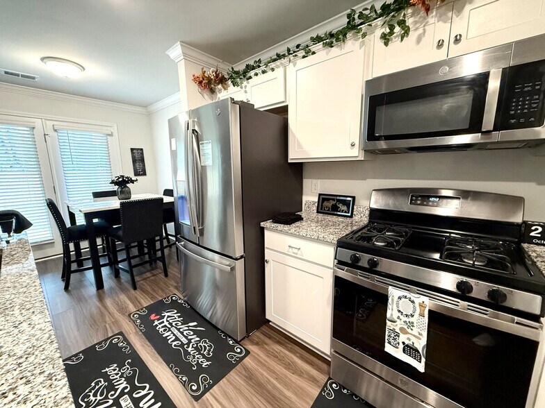 Building Photo - 2794 Prince Charles Ct