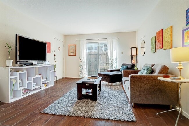 Building Photo - 4040 San Felipe St