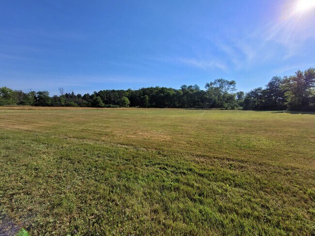 Building Photo - 266 Hinkley Dr