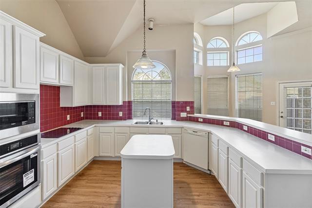 Building Photo - 200 Hawthorne Dr