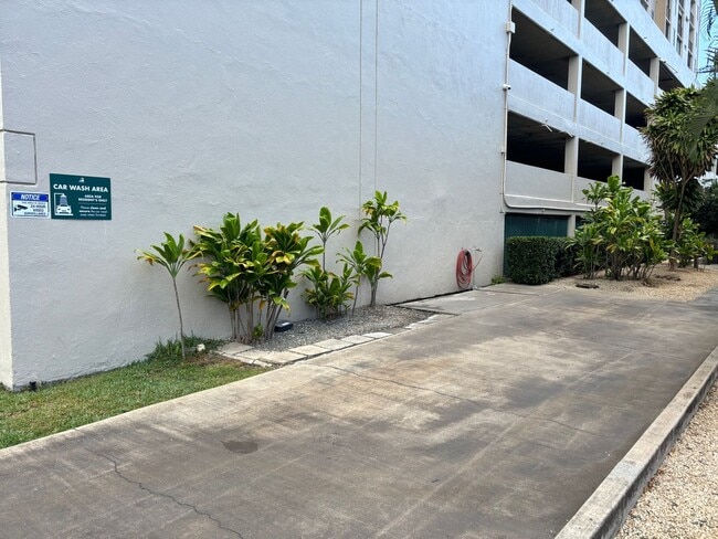 Building Photo - 8th Floor Golf Course View 2 Bed 2 Bath 1 ...
