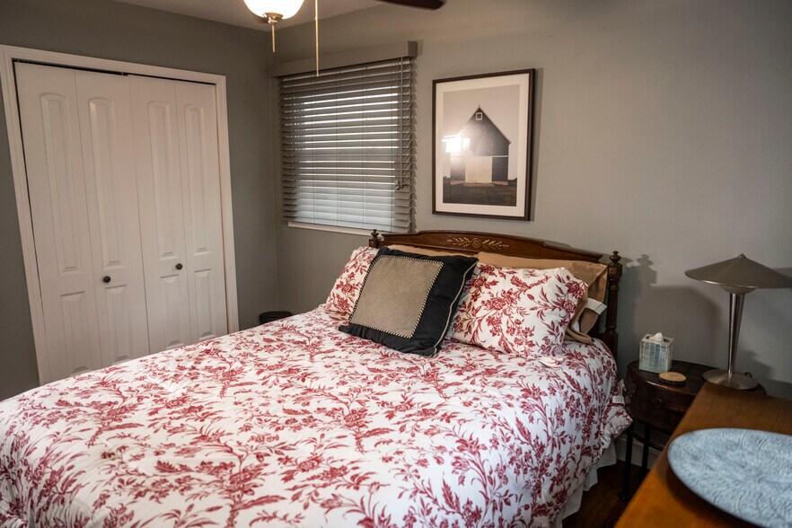 Building Photo - 1604 Kraft St