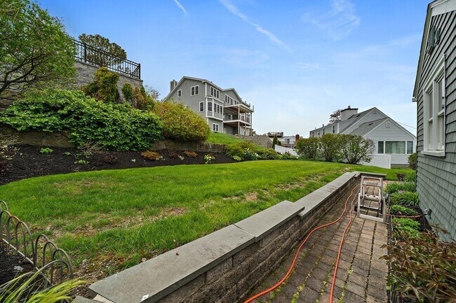 Building Photo - 114 Great Hill Dr