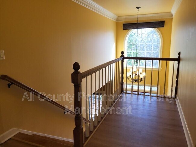 Building Photo - 2438 Kings Arms Dr