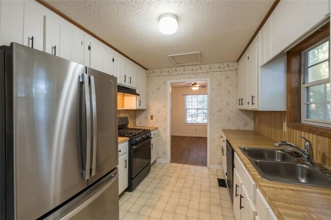 Building Photo - 3086 Cynthia Ct