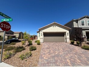 Building Photo - Beautifully Upgraded Single-Story 2BED/2BA...