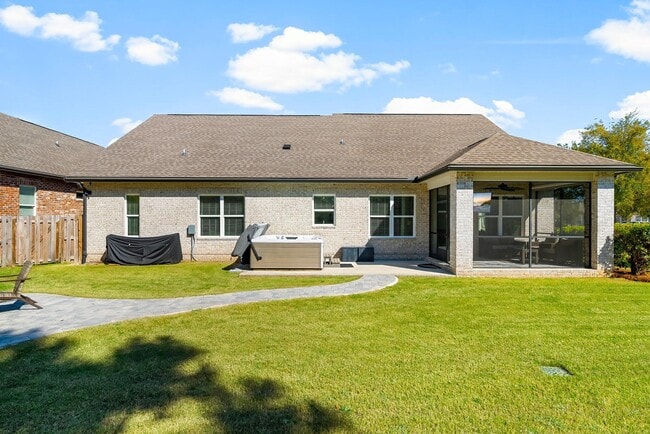 Building Photo - 526 Meadow Lake Dr