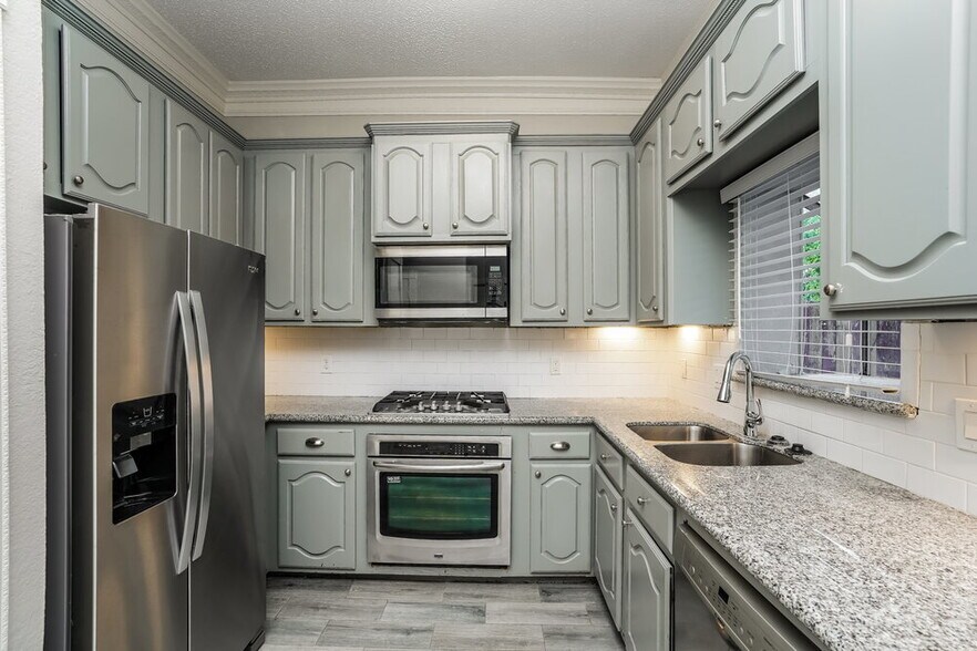 Building Photo - 4438 Field Meadow Dr