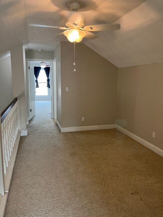 Building Photo - Beach Access 5BR 3Bath Home in Mary Esther