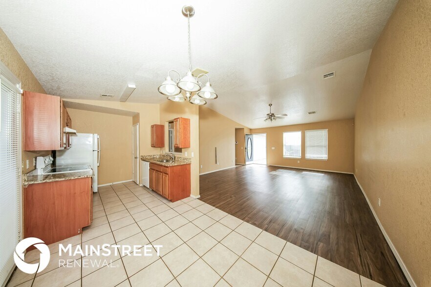Building Photo - 2524 Waterleaf Dr