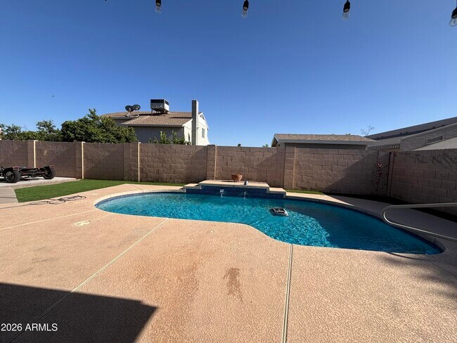 Building Photo - 11322 N 69th Dr