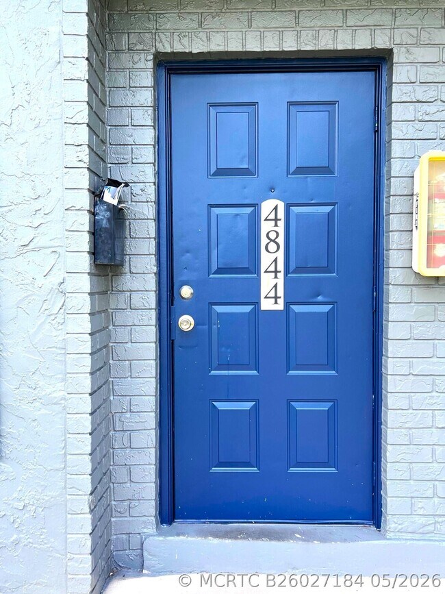 Building Photo - 4844 NW 9th Dr