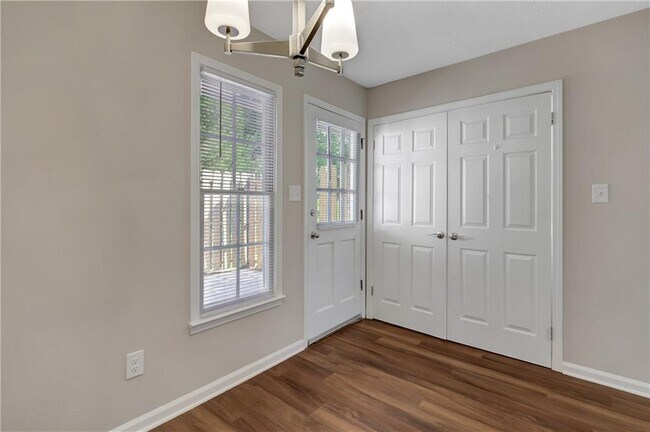 Building Photo - 105 Belle Dr