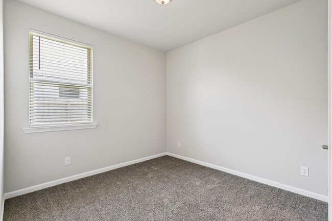Building Photo - Beautiful Slidell home!
