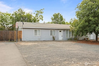 Building Photo - Ruth Duplex Unit A