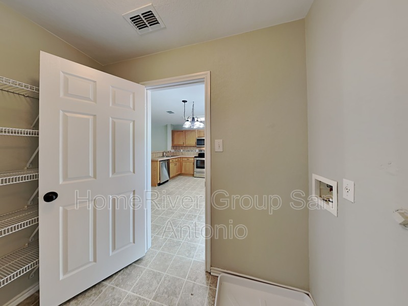 Building Photo - 128 Gatewood Bay